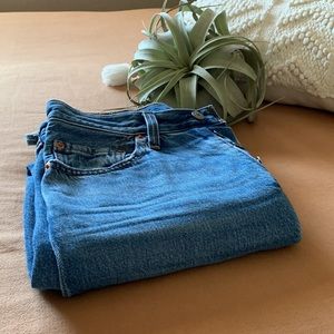 Levi's Ribcage Straight Ankle Jeans in At the Ready Wash